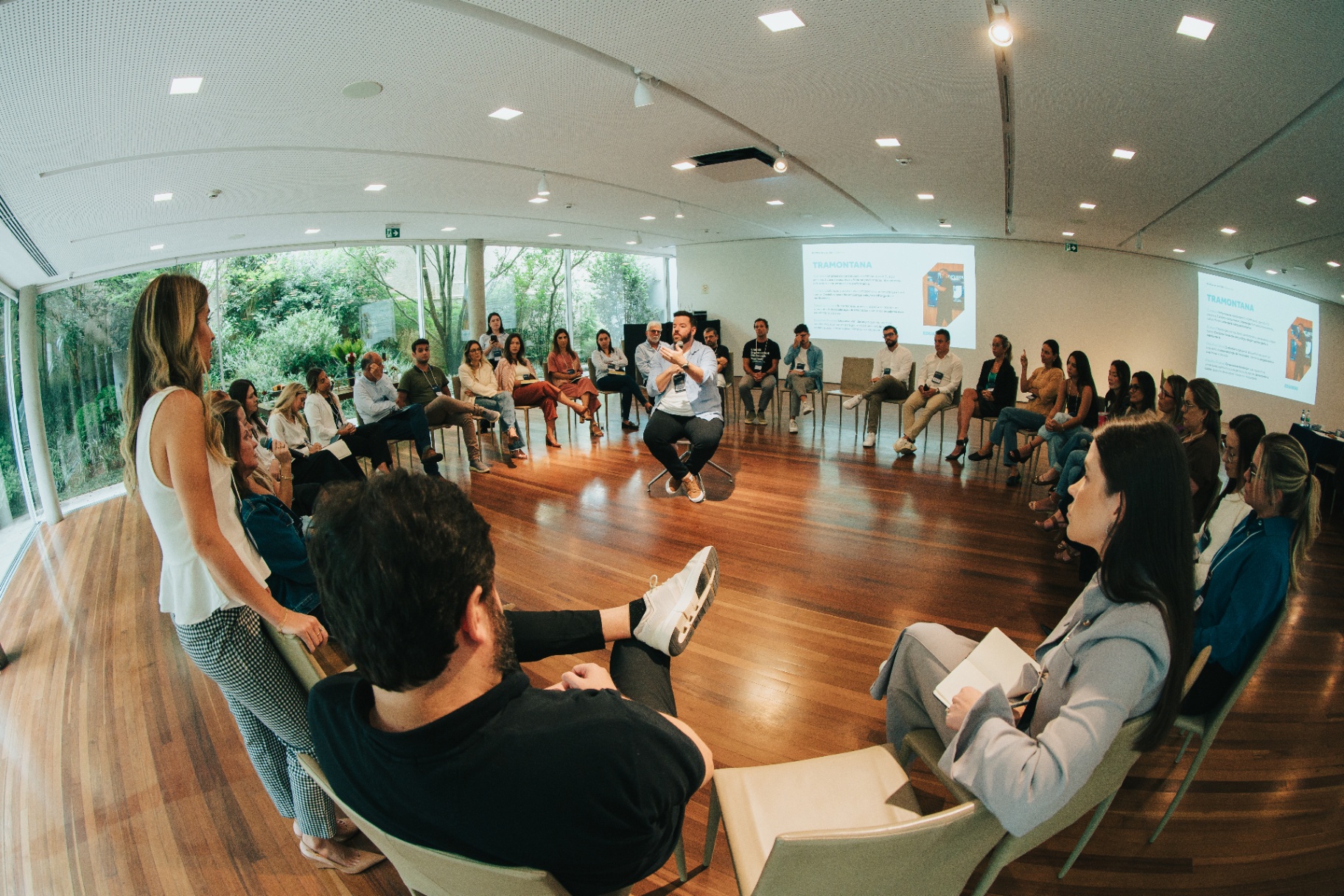 Turma em roda de conversa